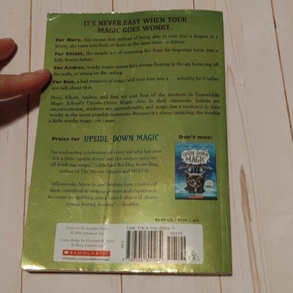 3/$13 Upside Down Magic Sarah Mlynowski Children Chapter Novel Book - Picture 4 of 4